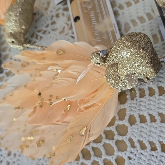 CHRISTMAS PEACOCK AND HUMMINGBIRD DECORATION - Picture 2 of 9